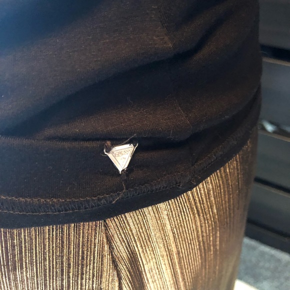 Guess off shoulder tee - Picture 3 of 3